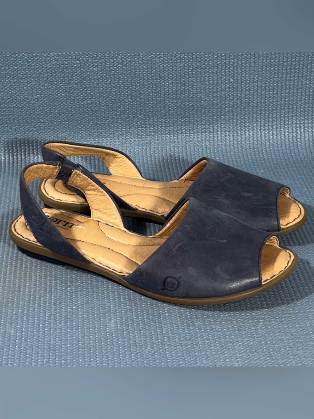 Born Trang Sandals Women’s Casual Peep Toe Slingback Flats Blue Leather Size 7
